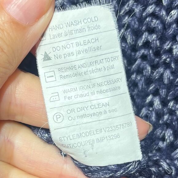 Vince Metallic Textured V Neck Sweater in Navy S - Picture 8 of 13